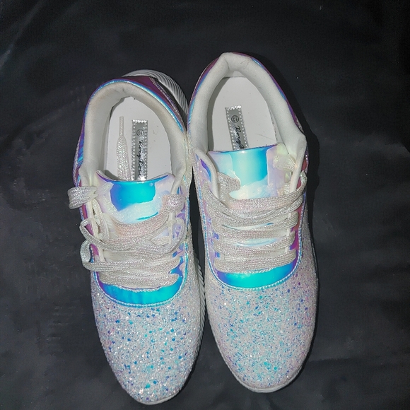 Shoes - Picture 3 of 6